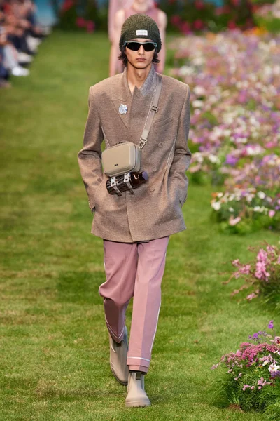 Look 23